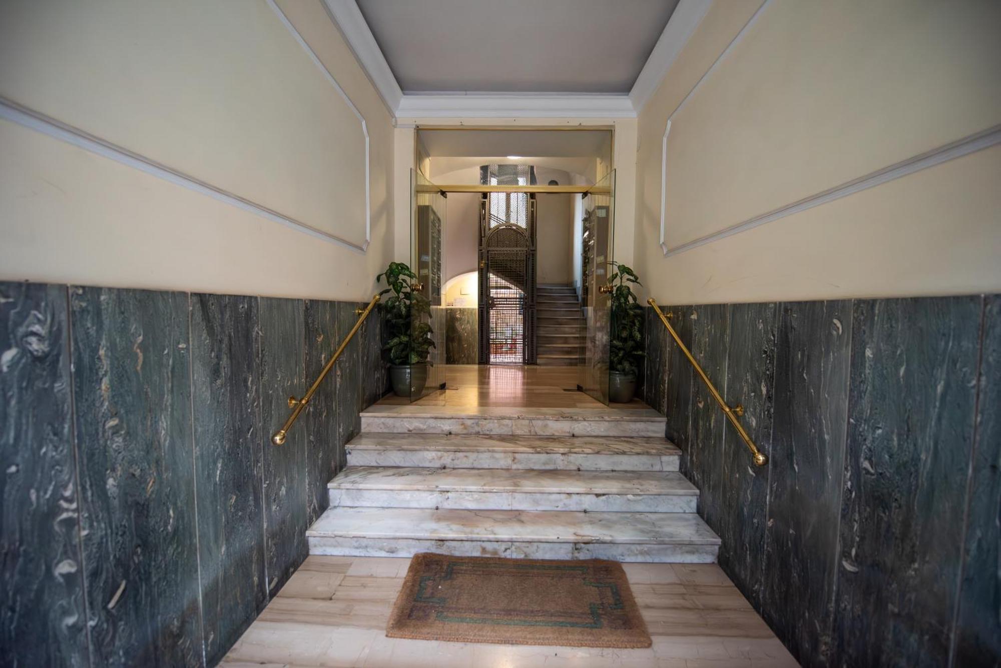 Benny Gold - Domus Romano Bagian luar foto